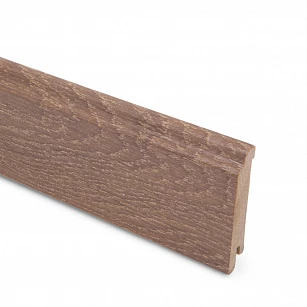 Плинтус шпонированный Lab Arte Oak Gavana 80х15х2500 в интерьере
